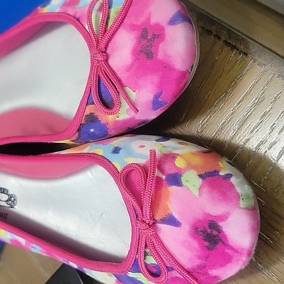 Coach And Four Sz8.5 poppy Colorful Floral Ballet Flats with Pink Trim - Picture 7 of 8